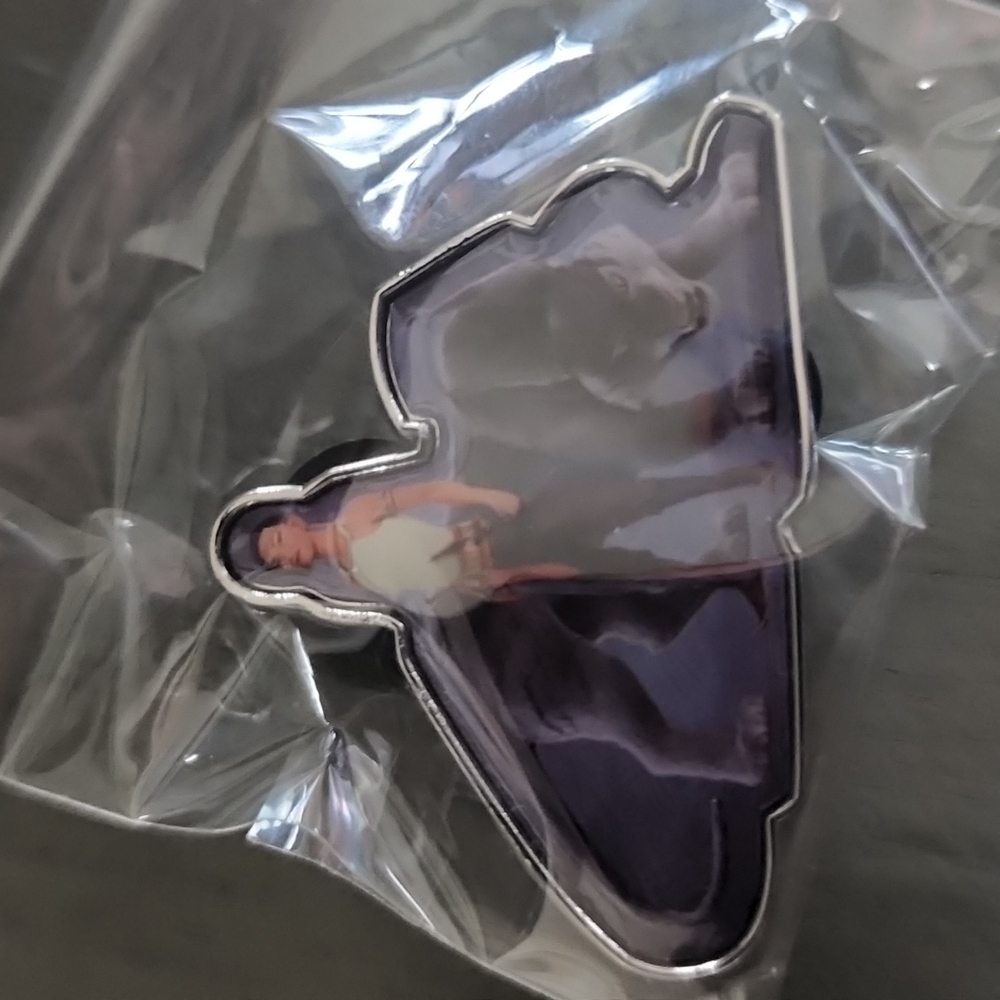Raya and the Last Dragon Member Exclusive Pin Set Release #4 - Namaari - Picture 2 of 4